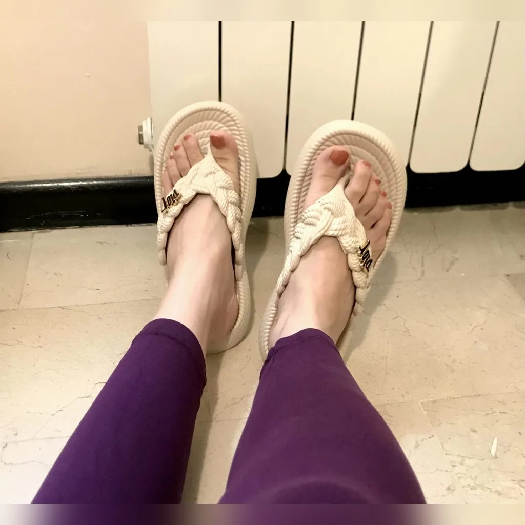 پاپوش اسلیپر زنانه لا انگشتی پروانه ای کرم فروشگاه آنلاین کفش و کتونی و صندل وبوت زنانه قدمک کتونی ارزان